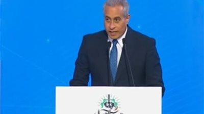 وزير العمل: عمال مصر يجددون العهد للرئيس السيسي بمواصلة استكمال بناء الجمهورية الجديدة