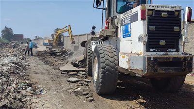 محافظ الغربية يتابع رصف شارع شركة مصر للغزل والنسيج بالمحلةوطريق كفور بلشاي