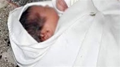 تفاصيل العثور على طفلة حديثة الولادة ملقاة بالشارع بإحدى قرى قطور 