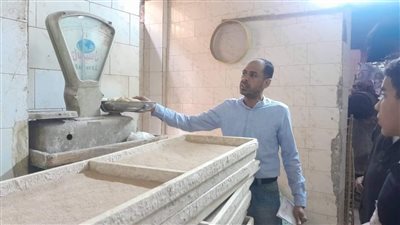 قبل احتفالات شم النسيم.. محافظ المنيا يشدد على تكثيف الحملات التموينية