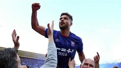 بعد غياب 22 عامًا.. سام مرسي يقود إبسويتش تاون للصعود للبريمرليج