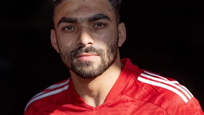 إنذار على يد محضر للاعب النادى الأهلى بسبب مستحقات شركة تسويق رياضى