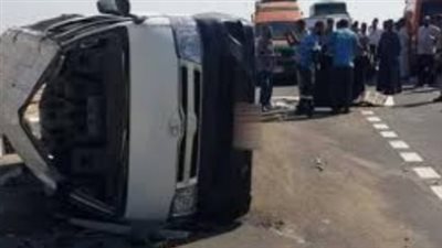 إصابة 6 أشخاص في حادث انقلاب ميكروباص بمنشأة القناطر 