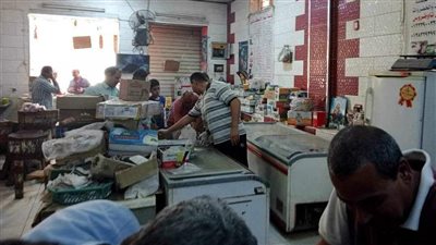 محافظ المنيا يشدد على تكثيف الحملات التموينية للاطمئنان على جودة السلع الغذائية وضبط الأسواق والأسعار