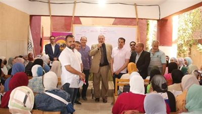 وكيل وزارة التربية والتعليم يتابع انتظام المراجعات النهائية المجانية لطلاب الشهادتين الإعدادية والثانوية ببني سويف(صور)