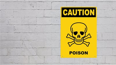 علميًا.. البشر يمكن أن يبثوا السم من لعابهم