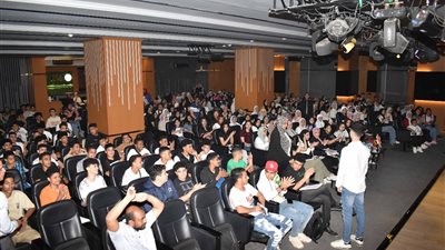 افتتاح مجموعات التقوية لطلاب الإعدادية بالمدارس الحكومية الرسمية (صور)