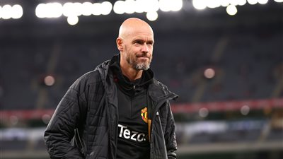 تن هاج يخطط لضرب إستقرار برشلونة بمحاولة ضم نجم وسط الفريق