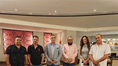 الاتحاد العام للمصريين فى الخارج يبحث مع أولياء الأمور أزمة قبول أبنائهم بالجامعات المصرية 