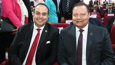 رئيس الرعاية الصحية: الأطباء يشكلون ركيزة أساسية في نظامنا الصحي وفخرًا للوطن 