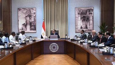 رئيس الوزراء يلتقي وزير الإدارة العامة والشئون السياسية بدولة سيراليون والوفد المرافق له