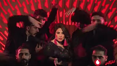 أحمد العوضي يهنىء ياسمين عبد العزيز على إعلانها الجديد.. والأخيرة ترد (صور)