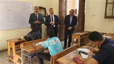 في أولى أيام امتحانات الشهادة الإعدادية.. محافظ المنوفية يتفقد انتظام سير اللجان