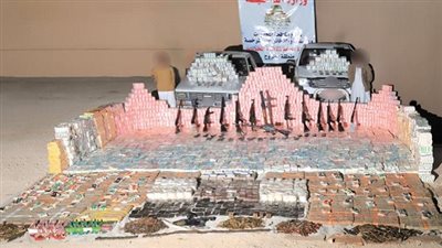 ضبط صفقة مخدرات وسلاح بقيمة تتخطى ربع مليار جنيه قبل ترويجها بمطروح