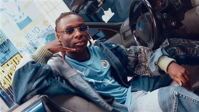 مانشستر سيتي يعلن قميص الموسم الجديد