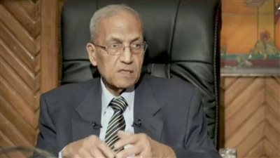 مؤسس طب الحالات الحرجة يجيب.. لماذا يهاجر الأطباء المصريين إلى الخارج؟