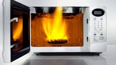  5 أخطاء تؤدي إلى تلف وانفجار الميكروويف.. تجنبها