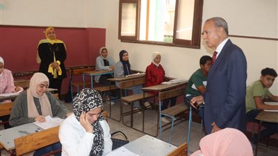 محافظ القليوبية يتفقد انطلاق امتحانات الشهادة الإعدادية