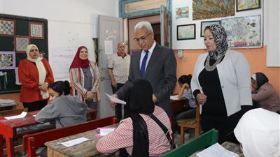 مدير تعليم القاهرة يتفقد لجان الشهادة الإعدادية (صور)