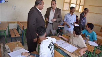«تعليم سوهاج»: إحباط محاولات غش واستبعاد رئيس لجنة ومراقب أول بامتحانات الشهادة الإعدادية 