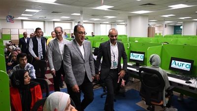 رئيس الوزراء يختتم جولته بمحافظة بني سويف بتفقد القرية التكنولوجية