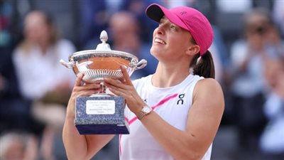 البولندية إيجا شفيونتيك تتوج ببطولة روما للمرة الثالثة في مسيرتها