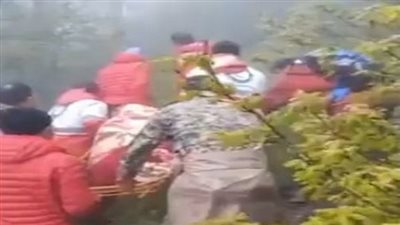 أول صورة لجثمان الرئيس الإيراني بعد العثور عليه ونقله لـ 