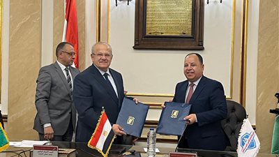 بروتوكول تعاون بين «التأمين الصحي الشامل» وكلية الاقتصاد والعلوم السياسية لتطوير البحث العلمي 