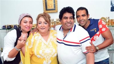 محمد عدوية ينعى والدته ويكشف عن موعد العزاء