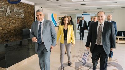 هيئة الدواء: مشروع تصنيع مشتقات البلازما خيارا استراتيجيا لتأمين الأدوية الحيوية