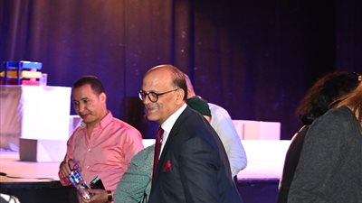 السفير التونسي يحضر عرض 