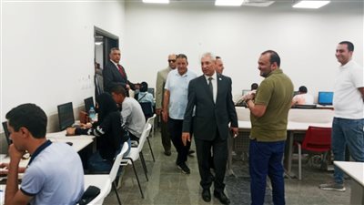 رئيس جامعة المنيا تفقد سير انتظام أعمال الامتحانات العملية بكليات الجامعة الأهلية