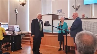 تفاصيل حصول رئيس فريق زراعة الكبد بجامعة المنصورة على وسام ديمخوف بروسيا 