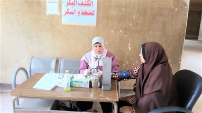 الكشف الطبي بالمجان على 1435 مواطنا بدمياط