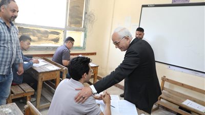 وزير التعليم يتفقد امتحانات الدبلومات الفنية بالقاهرة (صور)