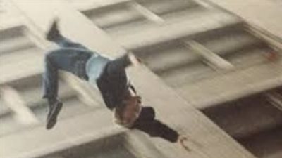 مصرع شاب إثر سقوطه من الطابق الرابع بالهرم 