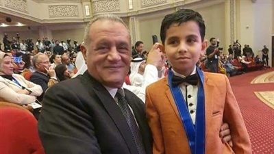 وزير التعليم يكرم محمد عادل الحاصل على المركز الرابع بمسابقة تحدي القراءة 