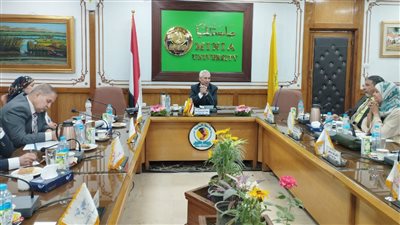 رئيس جامعة المنيا يُشيد بانتظام العملية الامتحانية ويوجه بسرعة إعلان النتائج