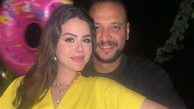 أحمد خالد صالح وزوجته هنادي مهنا يردان على توقعات ليلى عبد اللطيف بانفصالهما