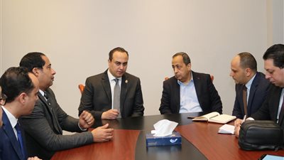 رئيس الرعاية الصحية: نفخر بمستوى الجودة العالمية للدواء المصري