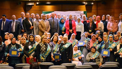 تفاصيل تكريم مصلحة الضرائب 80 سيدة من الأمهات المثاليات (صور)