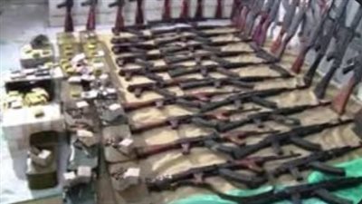 ضبط عنصر إجرامي شديد الخطورة بحوزته ترسانة أسلحة في مداهمة أمنية بأطفيح 