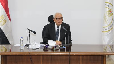 وزير التعليم: 745 ألف طالب يؤدون امتحانات الثانوية العامة فى 1981 لجنة