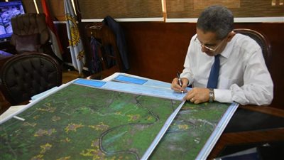 محافظ الغربية يعتمد الخرائط والإحداثيات الخاصة بالكتل القريبة من الأحوزة العمرانية