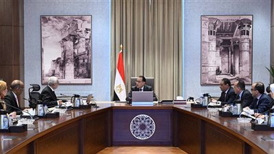 مدبولي يُشدد على ضرورة الالتزام بتعيين 30 ألف مُعلم كل عام