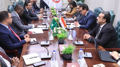 وزير الصحة يستقبل مدير المركز الإفريقي لمكافحة الأمراض لتعزيز التعاون 