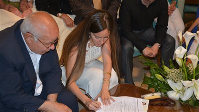 جميلة عوض تحتفل بعقد قرانها.. وهذا موعد الزفاف (صور)