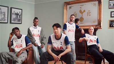 توتنهام يعلن عن قميص الموسم الجديد