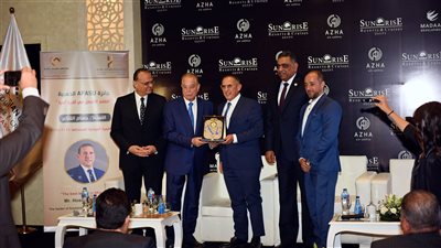 حسام الشاعر يفوز بجائزة 