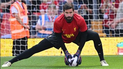 مدرب حراس ليفربول السابق: أليسون بيكر الحارس الأفضل في العالم